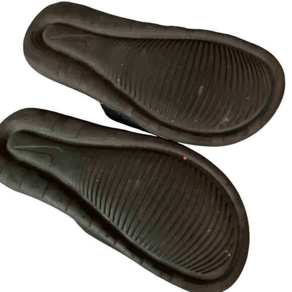 Nike Benassi Black and Gold Slides Size 8 Pre-Owned - Picture 4 of 4